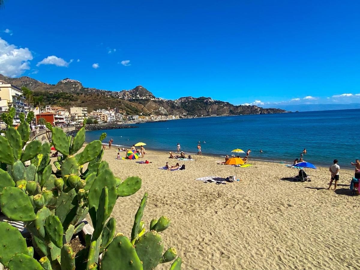 Alpha22 Apartment Giardini Naxos Bagian luar foto
