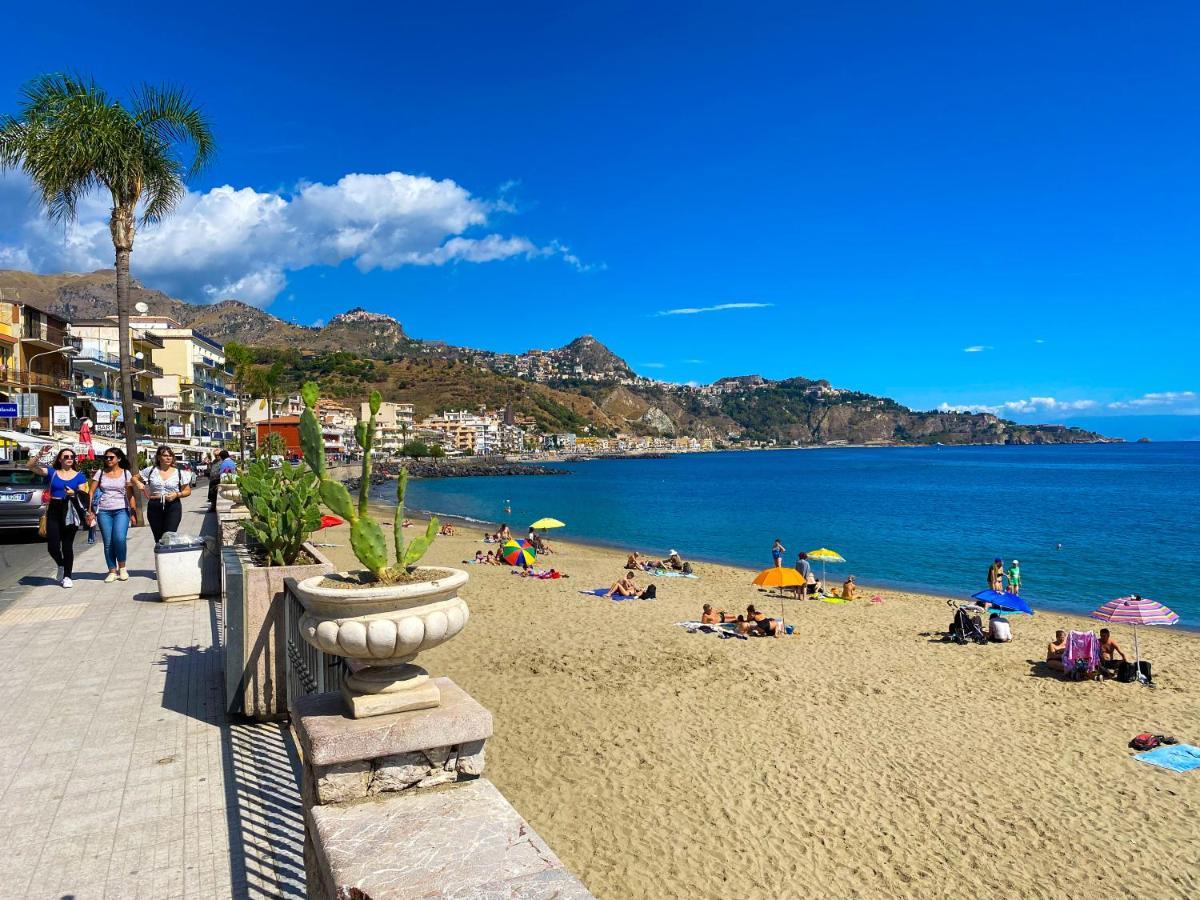 Alpha22 Apartment Giardini Naxos Bagian luar foto