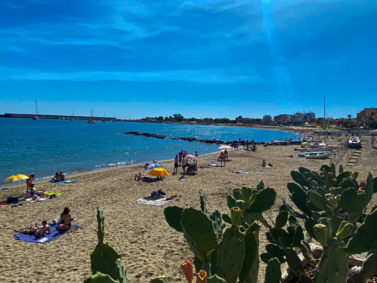 Alpha22 Apartment Giardini Naxos Bagian luar foto