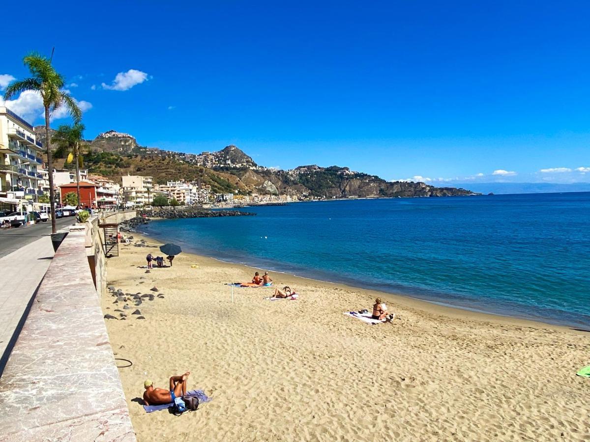 Alpha22 Apartment Giardini Naxos Bagian luar foto
