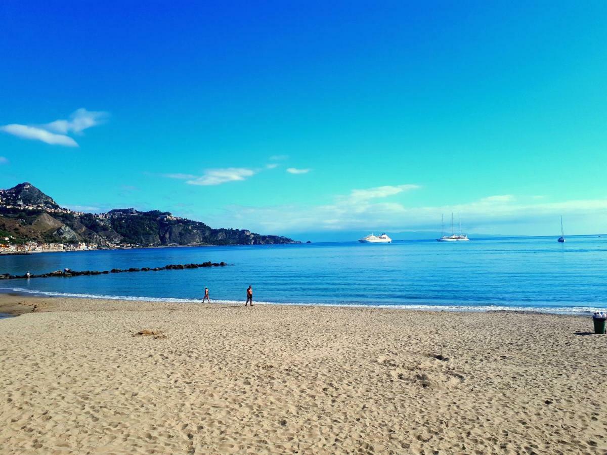 Alpha22 Apartment Giardini Naxos Bagian luar foto