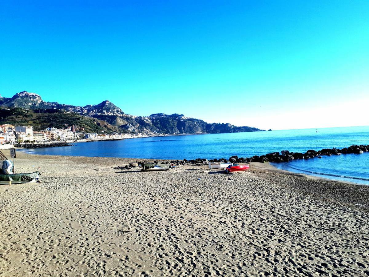 Alpha22 Apartment Giardini Naxos Bagian luar foto